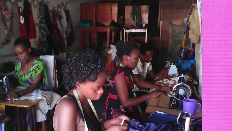 Un premier financement d’Emmaüs International en 2005 a permis le démarrage de l’atelier de couture.