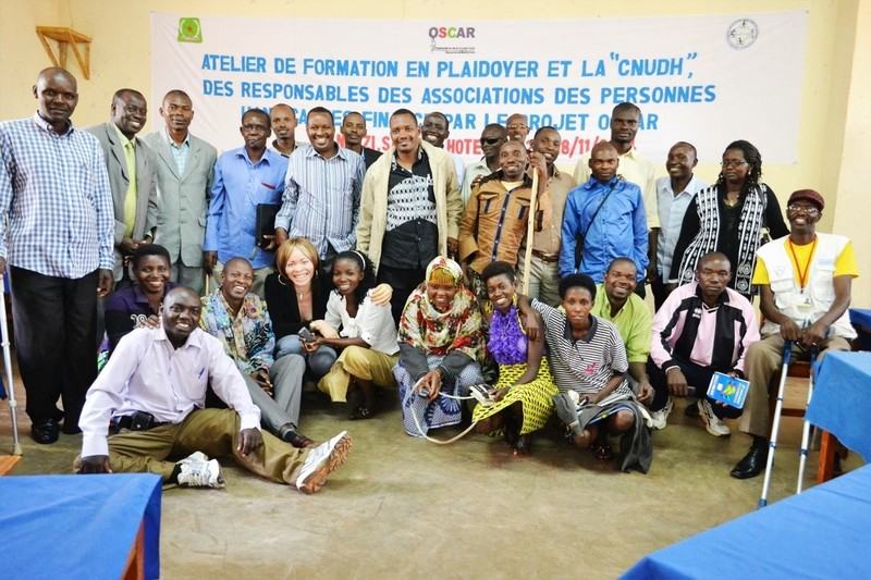 Ainsi, le plaidoyer se fait à tous les niveaux : local et national. Au niveau local, l’AIPH s’investit dans la lutte pour l’implication des personnes handicapées dans les politiques et programmes locaux, d’où l’organisation des ateliers au niveau local