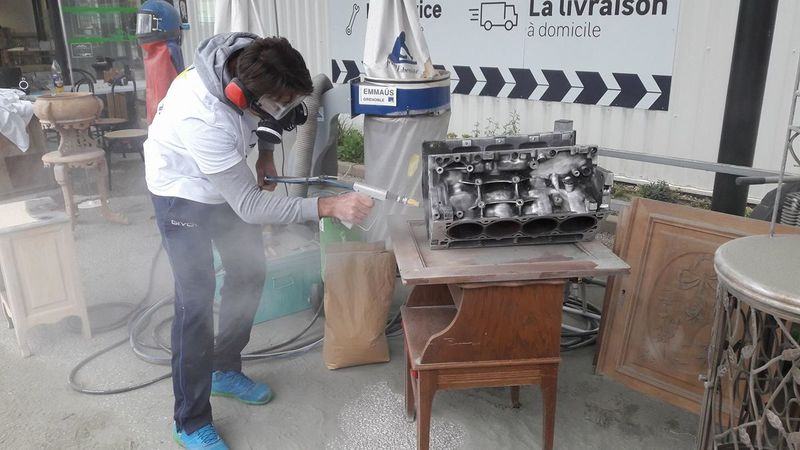 Réalisation d’une première cabine pour l’aérogommage. Création de notre marque CAC 38.