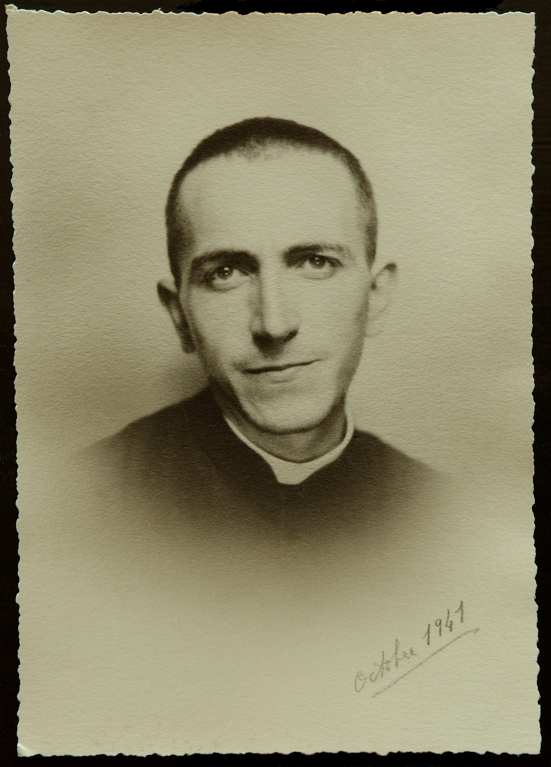 Portrait de l’abbé Grouès, octobre 1941. ©Emmaüs International