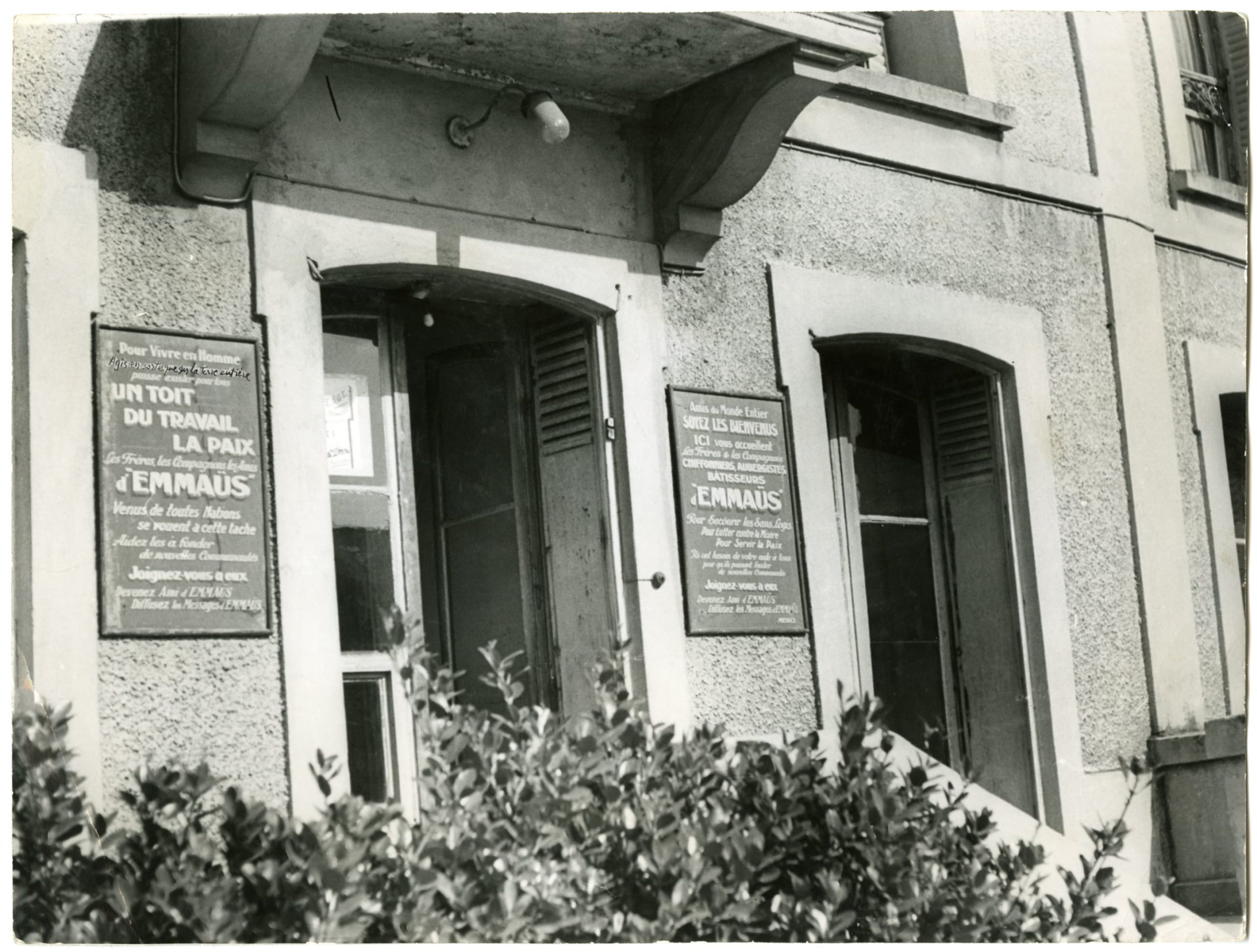 Façade de la maison de Neuilly-Plaisance, [années 1950]. ©Emmaüs International